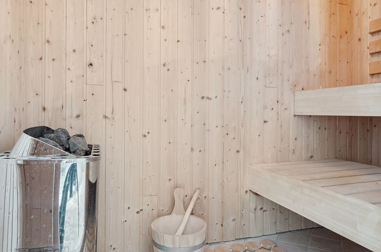 Vakantiehuis "Veljan" - 1.2km from the sea