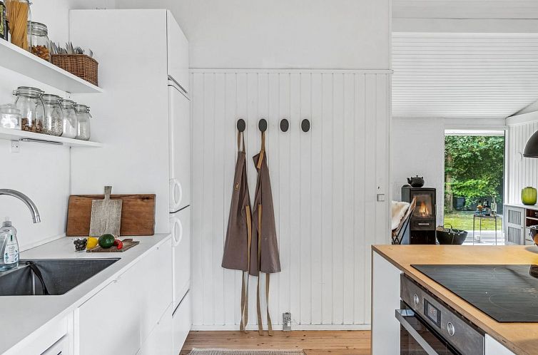 Vakantiehuis "Arto" - 1.2km from the sea