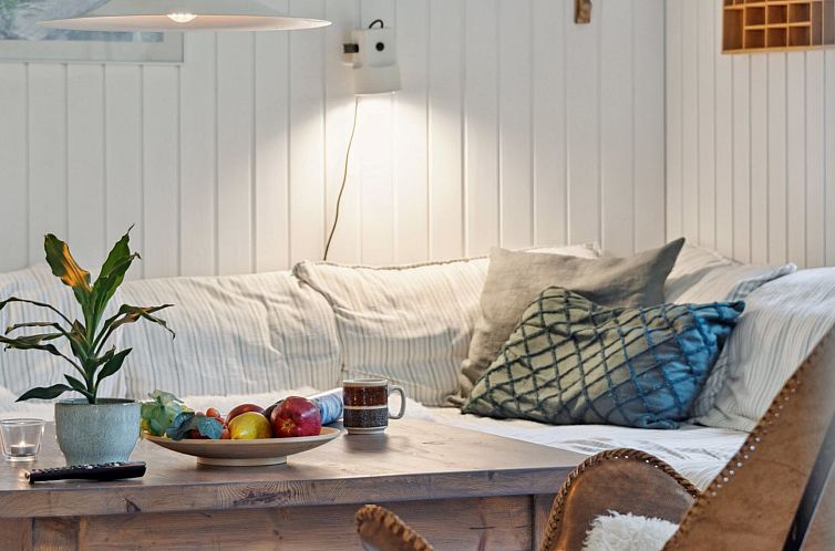 Vakantiehuis "Arto" - 1.2km from the sea