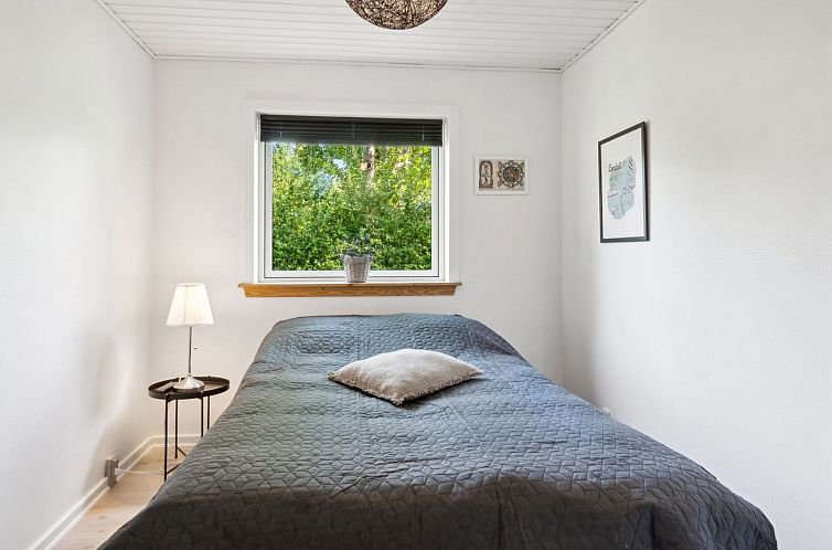 Vakantiehuis "Hjalmine" - 1.4km from the sea