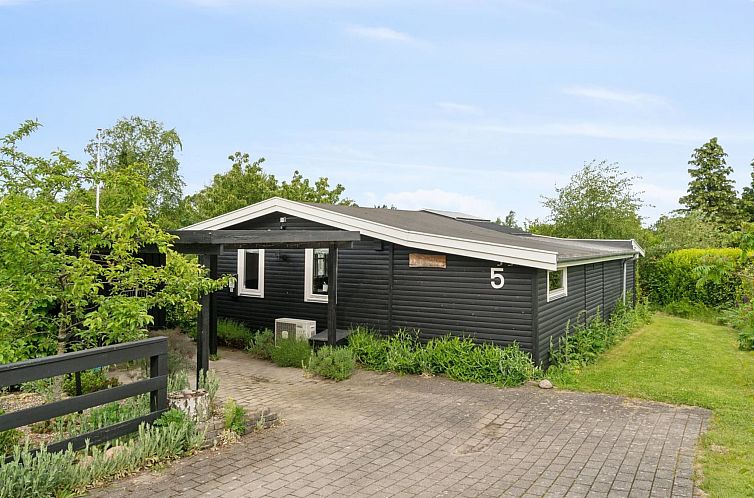 Vakantiehuis "Holmfridur" - 2km from the sea