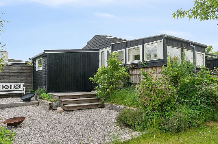 Vakantiehuis "Holmfridur" - 2km from the sea