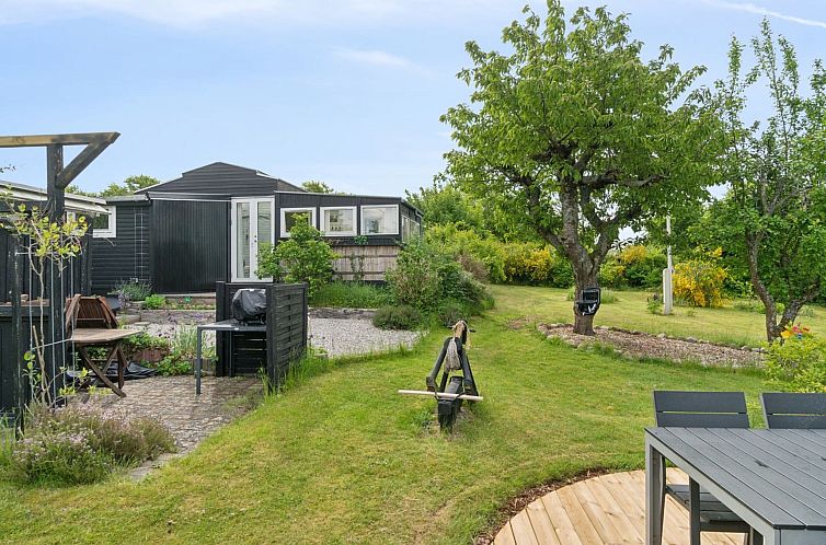 Vakantiehuis "Holmfridur" - 2km from the sea