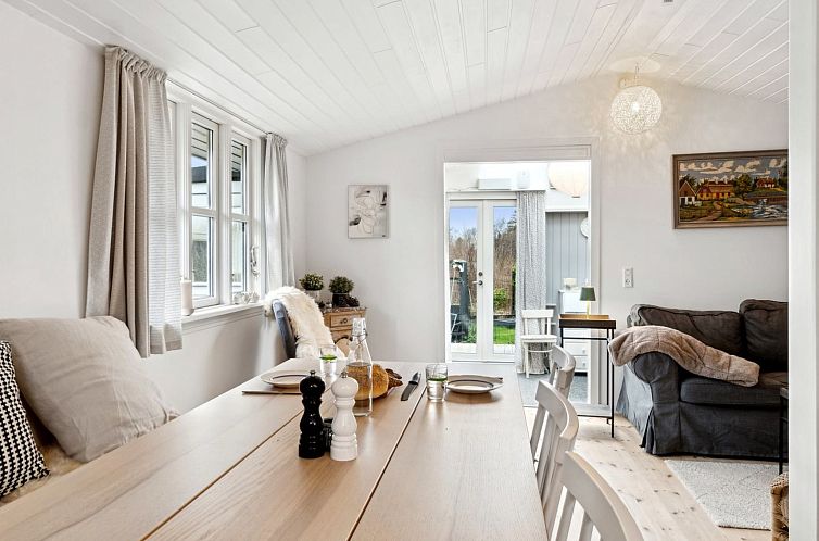 Vakantiehuis "Holmfridur" - 2km from the sea