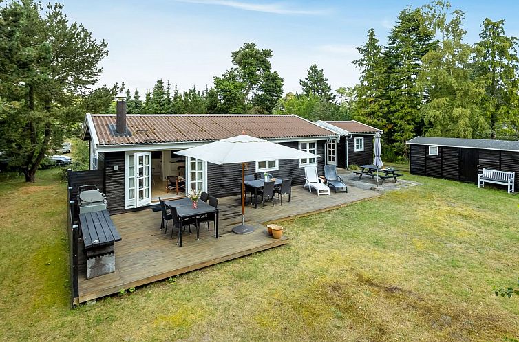 Vakantiehuis "Fjola" - 200m from the sea