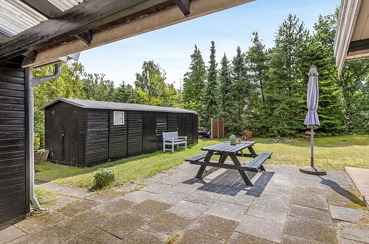 Vakantiehuis "Fjola" - 200m from the sea