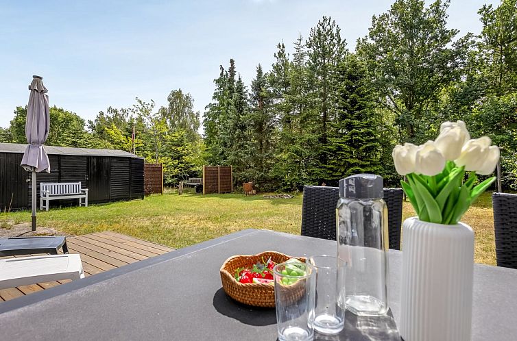 Vakantiehuis "Fjola" - 200m from the sea