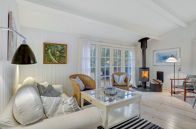 Vakantiehuis "Fjola" - 200m from the sea