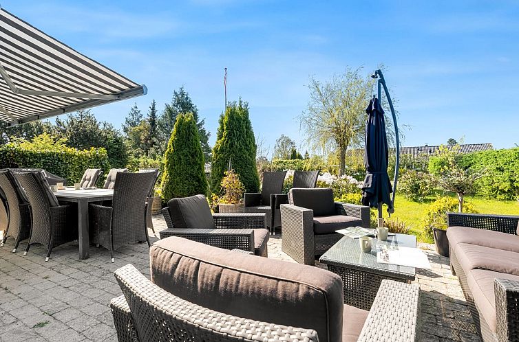 Vakantiehuis "Stina" - 600m from the sea