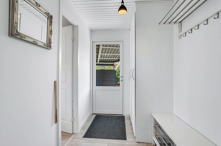 Vakantiehuis "Stina" - 600m from the sea