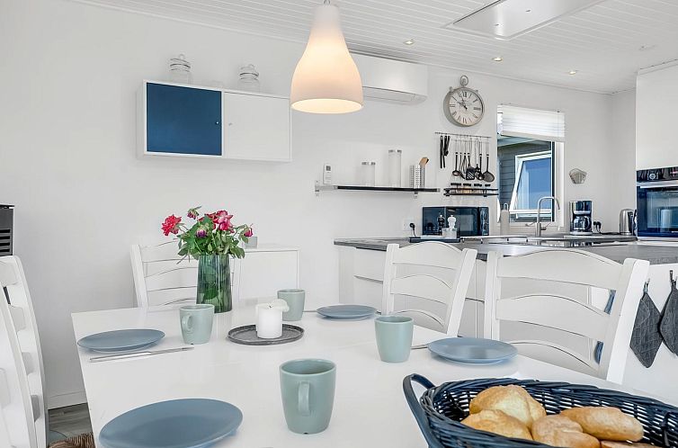 Vakantiehuis "Stina" - 600m from the sea