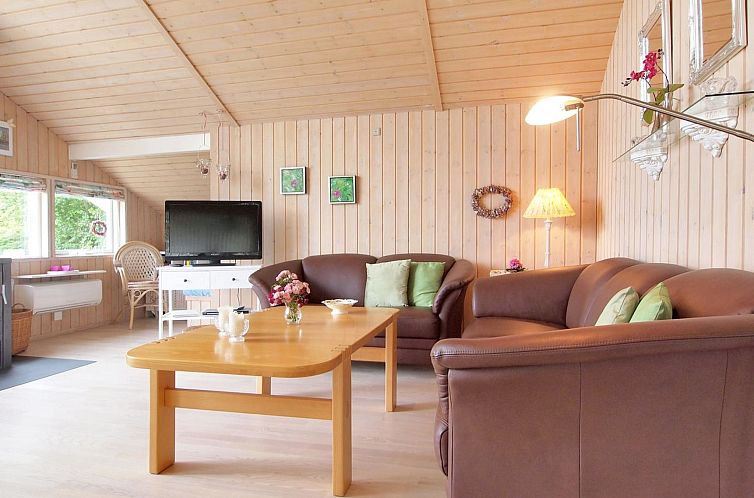 Vakantiehuis "Lilia" - 900m from the sea