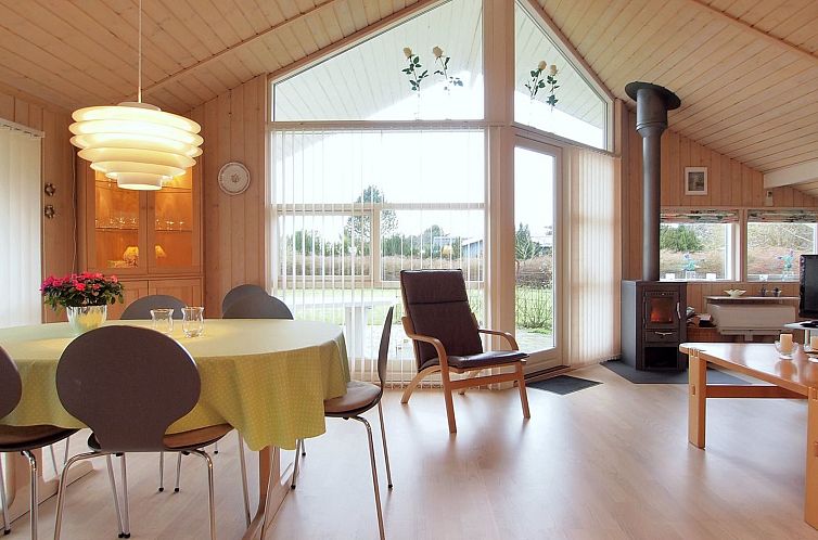 Vakantiehuis "Lilia" - 900m from the sea