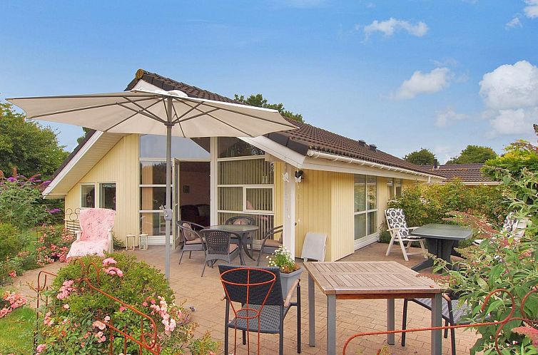 Vakantiehuis "Lilia" - 900m from the sea