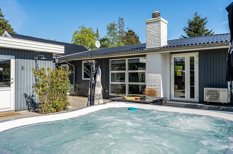 Vakantiehuis "Timao" - 750m from the sea