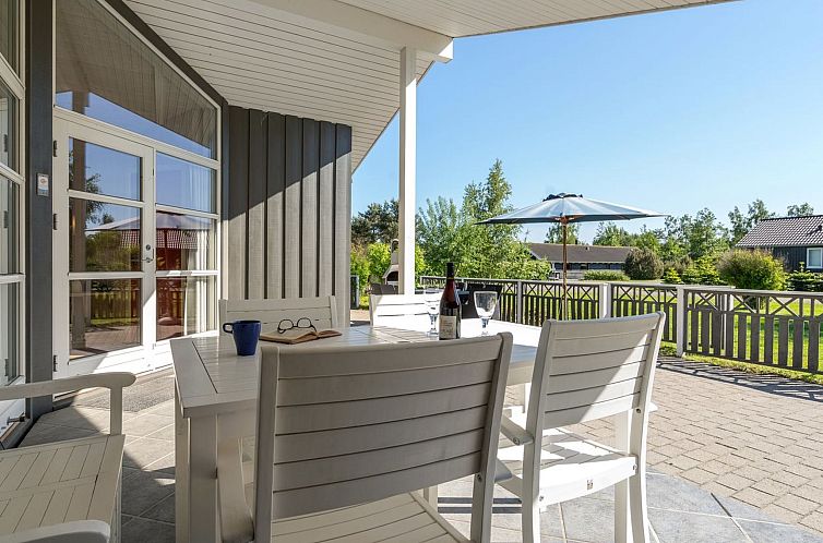 Vakantiehuis "Karoliina" - 900m from the sea