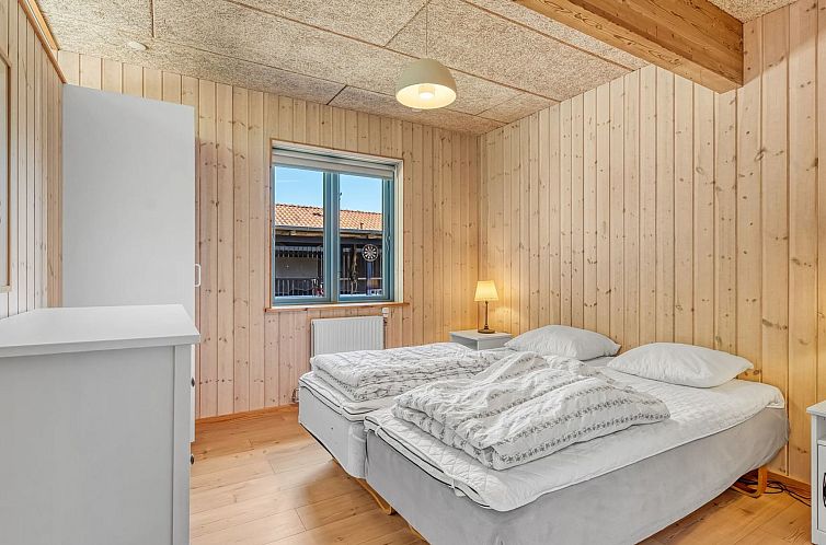 Vakantiehuis "Naili" - 750m from the sea