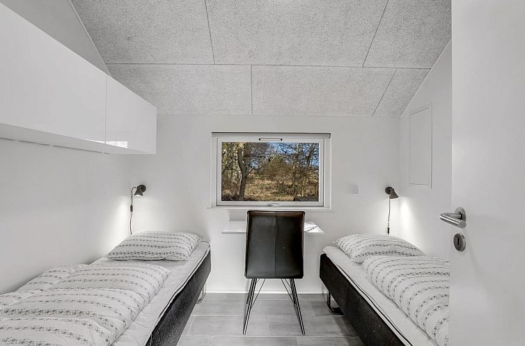 Vakantiehuis "Srebrenka" - 900m from the sea