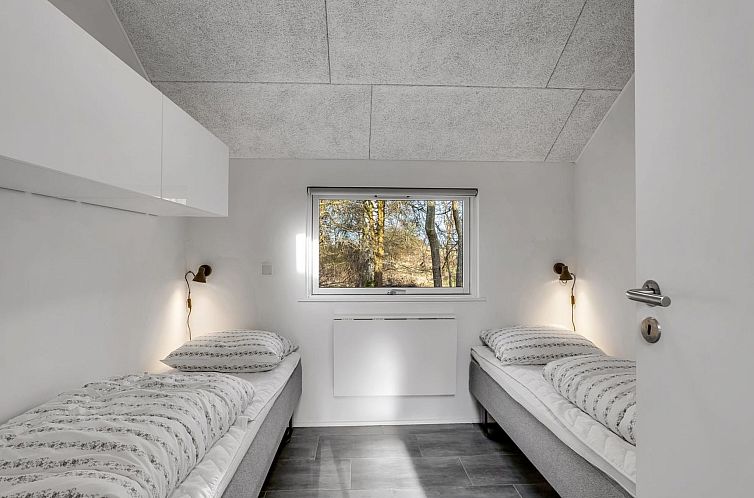 Vakantiehuis "Srebrenka" - 900m from the sea