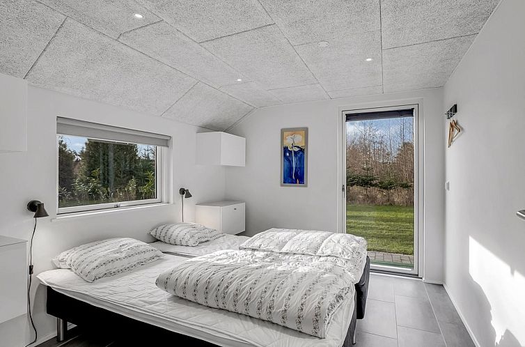 Vakantiehuis "Srebrenka" - 900m from the sea
