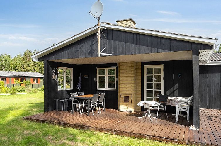 Vakantiehuis "Brunhilde" - 850m from the sea