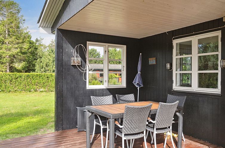 Vakantiehuis "Brunhilde" - 850m from the sea