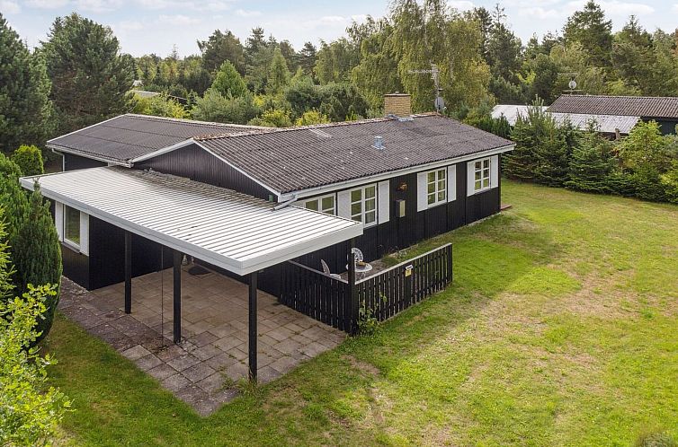 Vakantiehuis "Brunhilde" - 850m from the sea