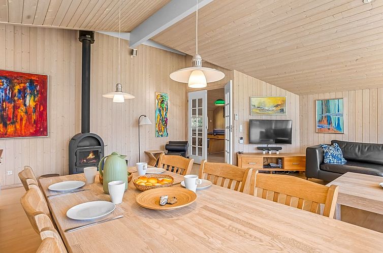 Vakantiehuis "Enid" - 700m from the sea