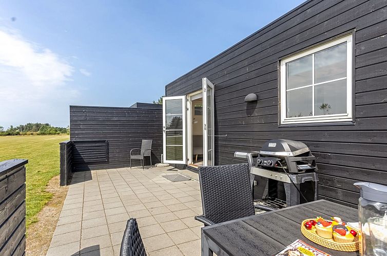 Vakantiehuis "Enid" - 700m from the sea