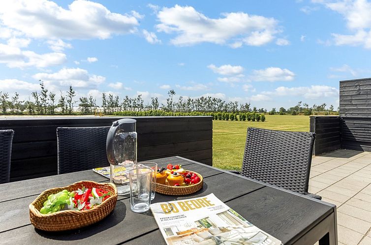 Vakantiehuis "Enid" - 700m from the sea