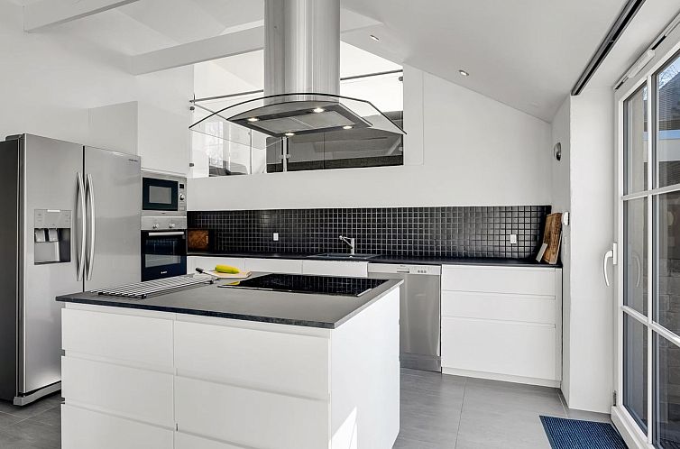 Vakantiehuis "Judit" - 10m from the sea