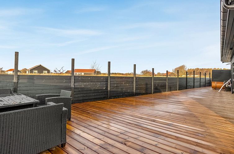 Vakantiehuis "Domi" - 1.2km from the sea