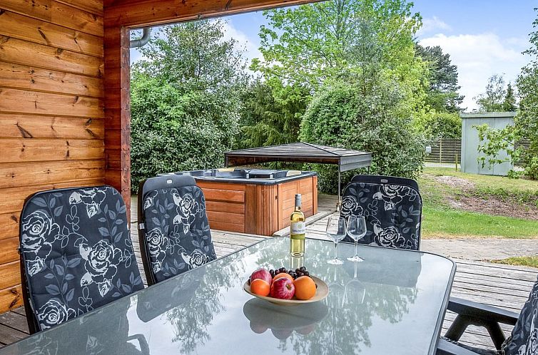 Vakantiehuis "Dora" - 180m from the sea