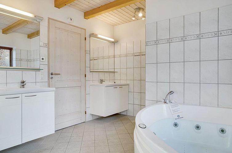 Vakantiehuis "Dora" - 180m from the sea