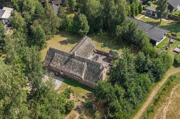 Vakantiehuis "Taralyn" - 1.3km from the sea
