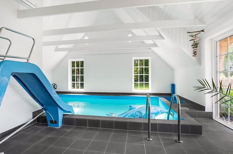 Vakantiehuis "Taralyn" - 1.3km from the sea