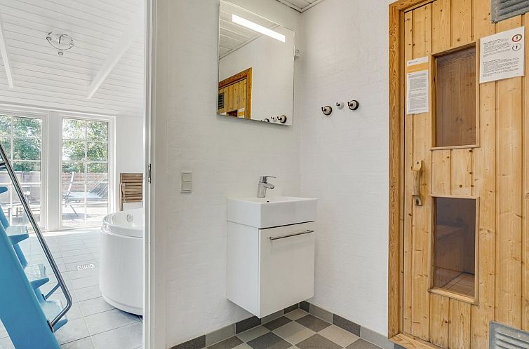 Vakantiehuis "Taralyn" - 1.3km from the sea