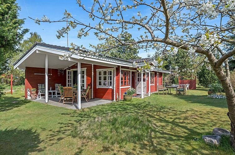 Vakantiehuis "Berit" - 700m from the sea