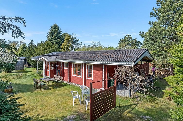 Vakantiehuis "Berit" - 700m from the sea