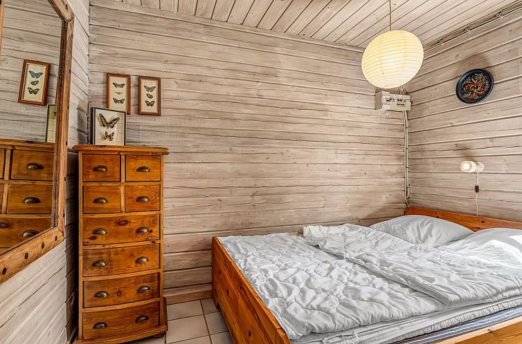 Vakantiehuis "Berit" - 700m from the sea