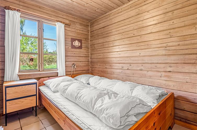 Vakantiehuis "Berit" - 700m from the sea