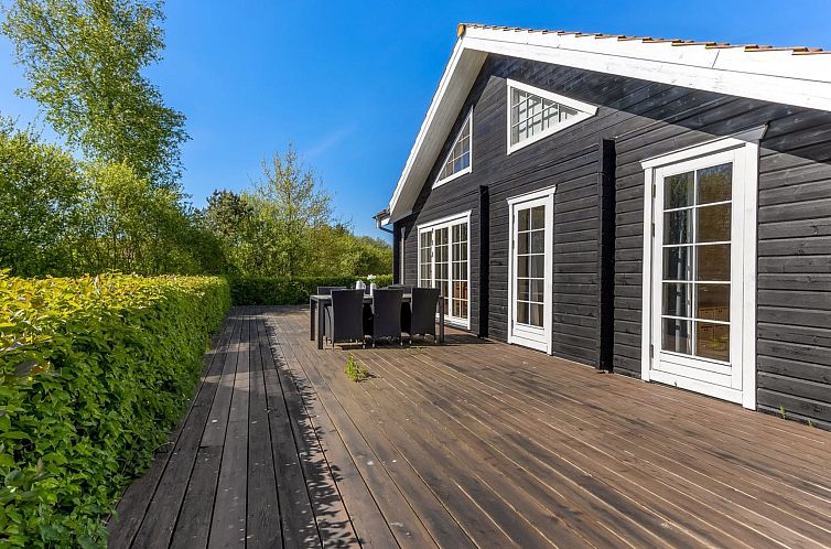 Vakantiehuis "Iolani" - 250m from the sea