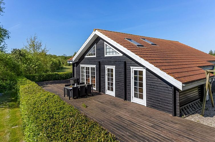 Vakantiehuis "Iolani" - 250m from the sea