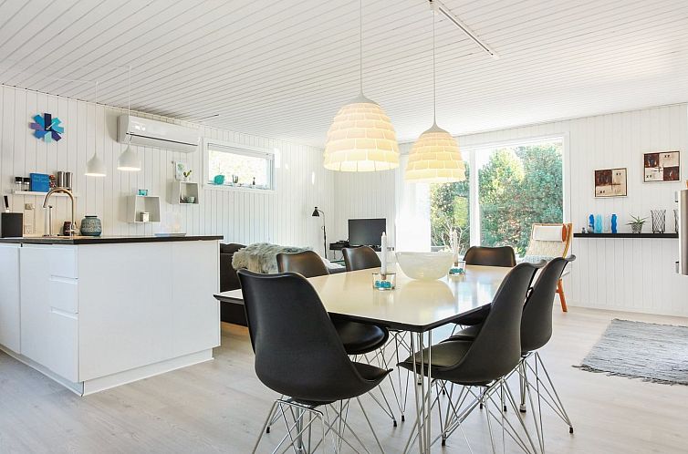 Vakantiehuis "Touko" - 850m from the sea