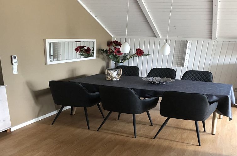 Vakantiehuis "Analine" - 1km from the sea