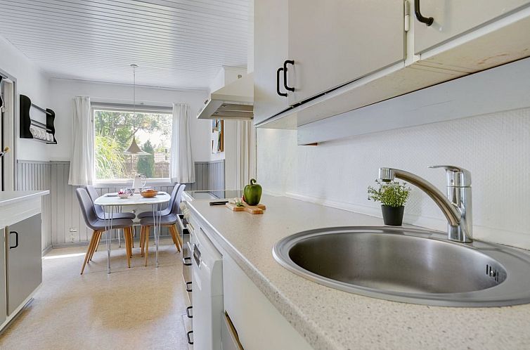 Vakantiehuis "Harri" - 700m from the sea