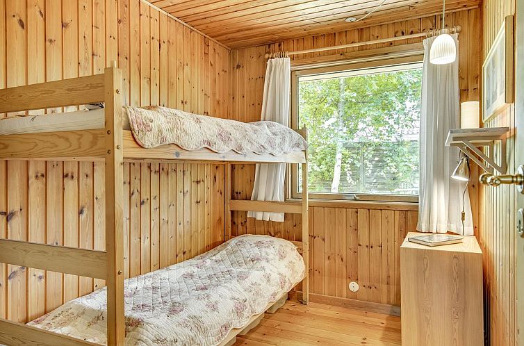Vakantiehuis "Naili" - 750m from the sea