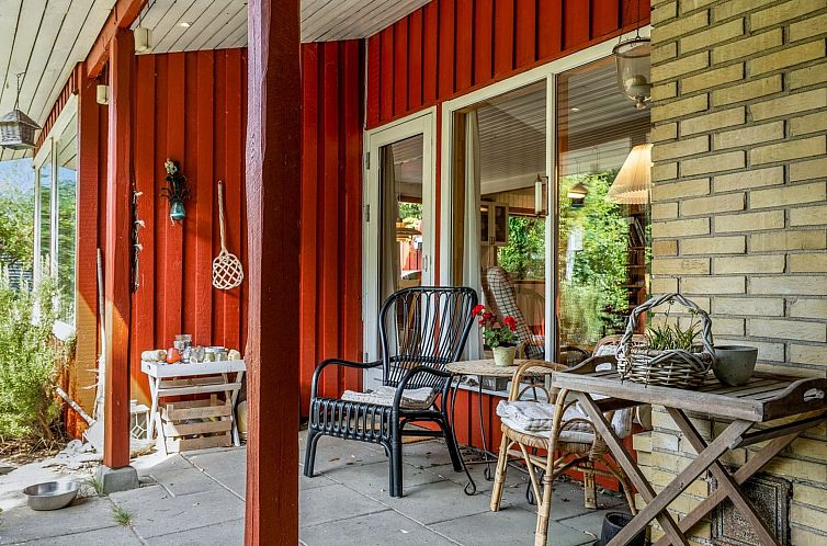 Vakantiehuis "Naili" - 750m from the sea