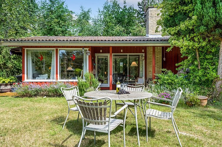 Vakantiehuis "Naili" - 750m from the sea