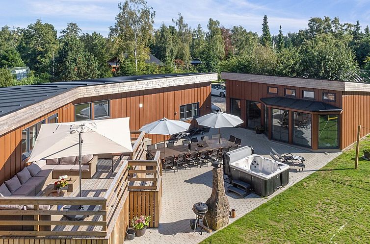 Vakantiehuis "Bjarka" - 700m from the sea